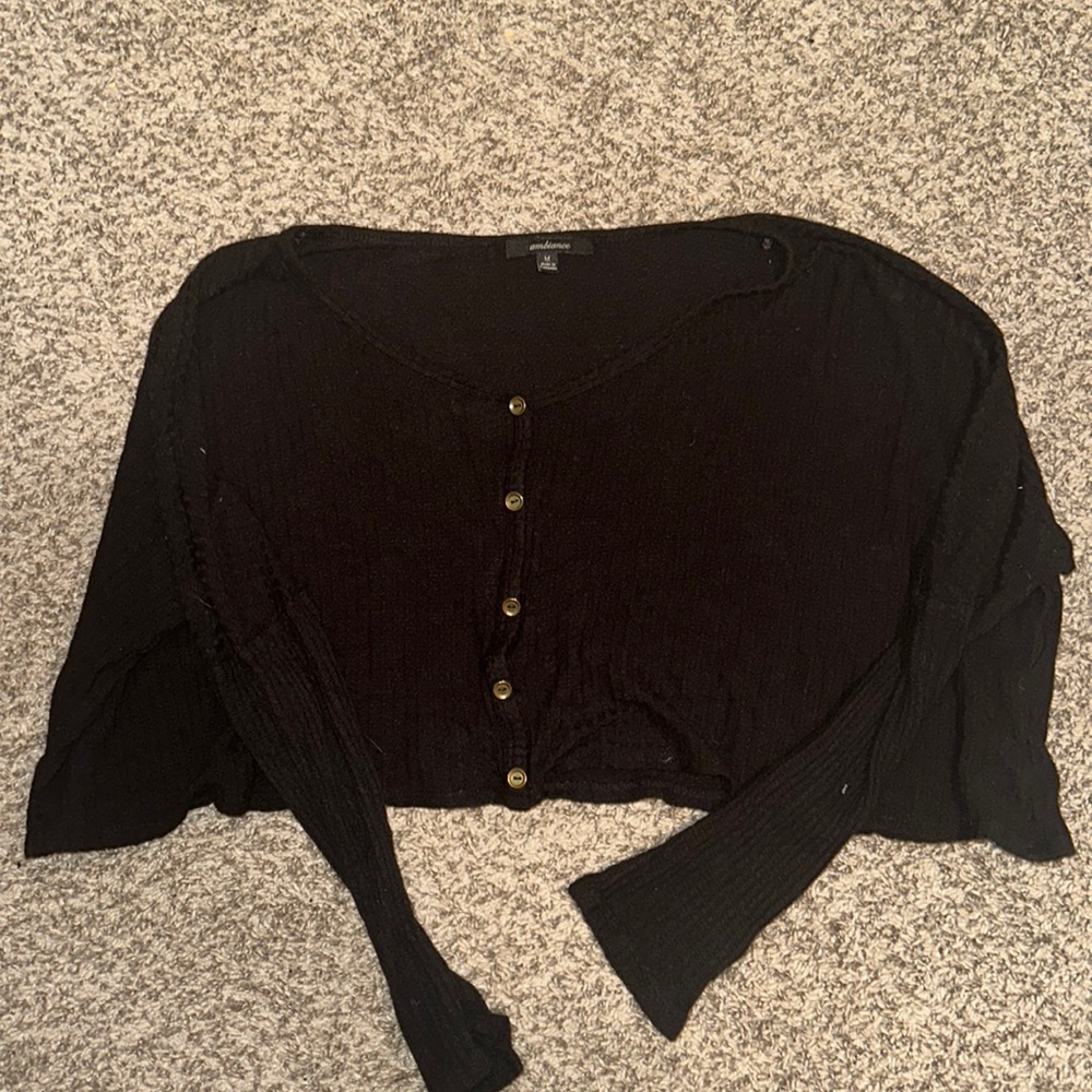 Black long sleeve crop top